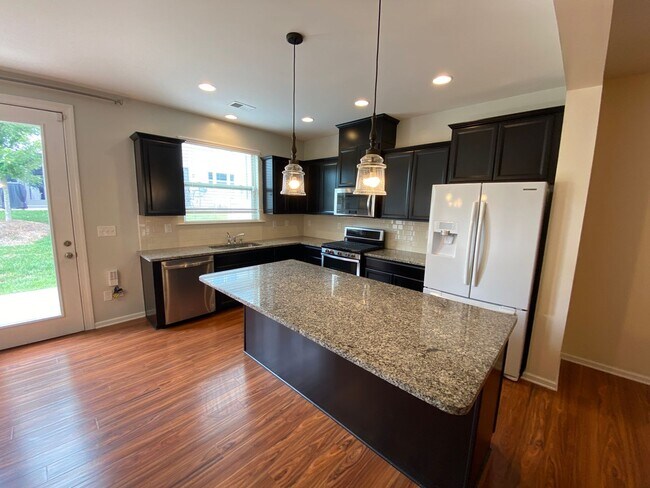 Foto del edificio - Pristine Townhome located in Stonehaven at Berewick!