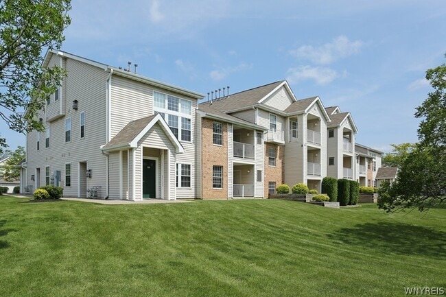 Building Photo - 25 Spring Meadow Dr