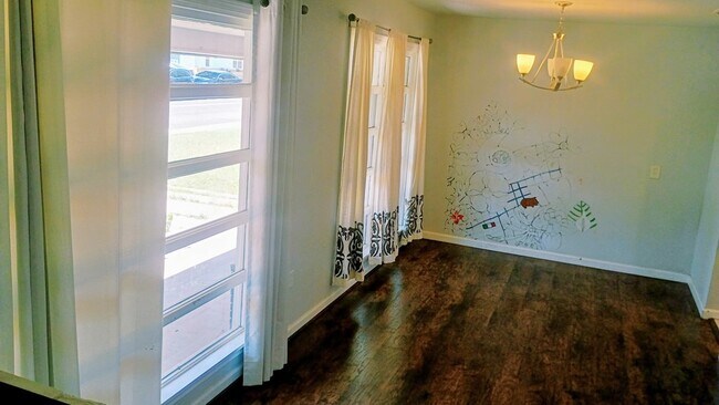 Foto del edificio - 312 McKnight Dr