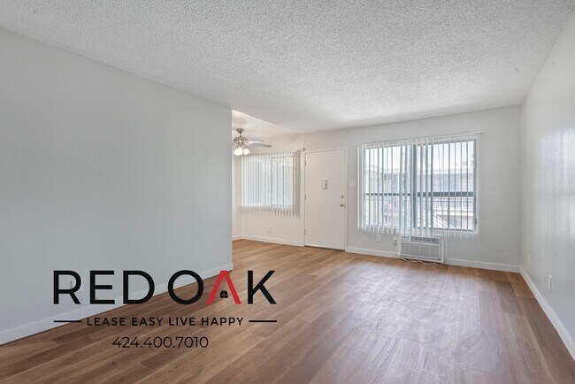 Foto del edificio - ~1 Month FREE~ Top Floor One Bedroom with ...