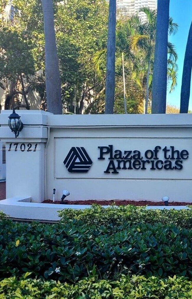 Foto del edificio - 17021 N Bay Rd