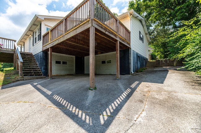 Building Photo - 1314 Goldleaf St