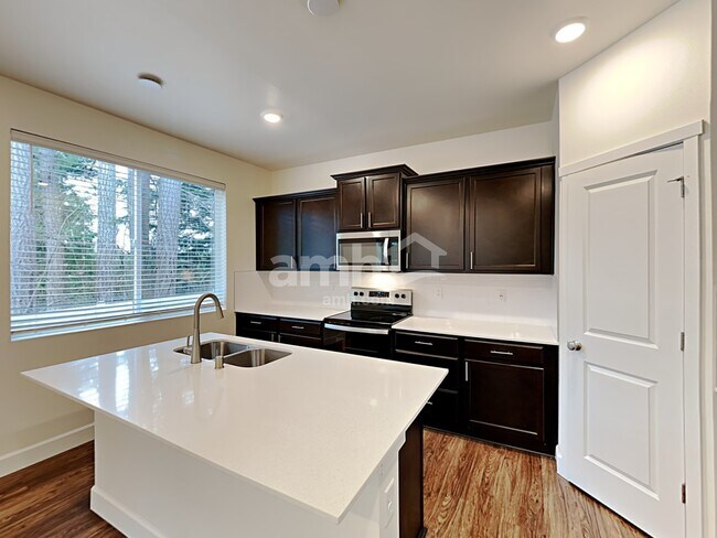 Foto del edificio - 4216 177th St E