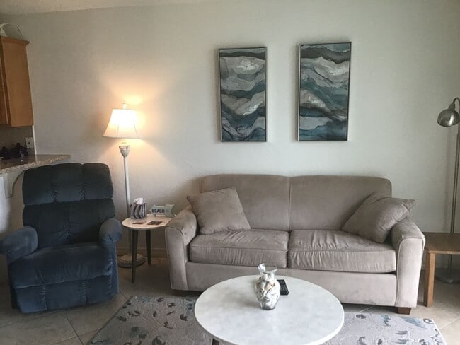 Building Photo - Amazing Ocean View from Pool and Jacuzzi -...