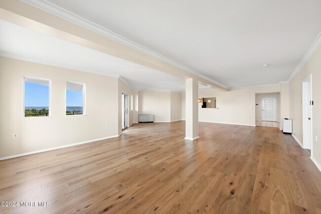 Foto del edificio - 300 Ocean Ave N