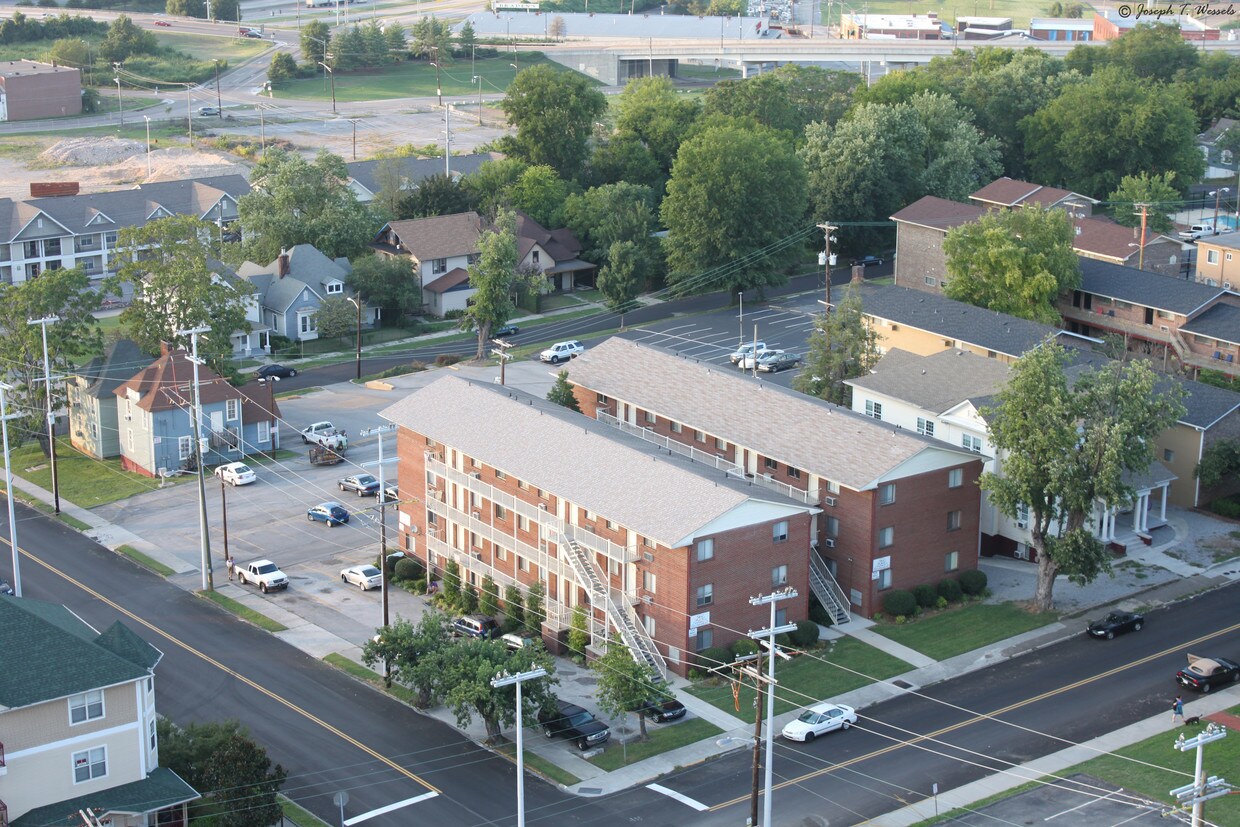 16th Place Apartments - 1539 Highland Ave