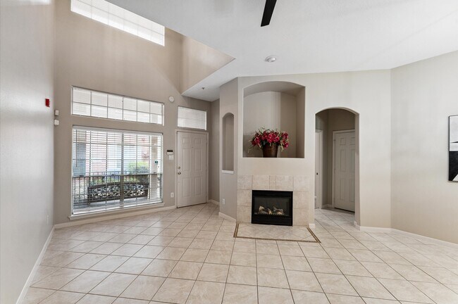 Foto del edificio - 2710 Grants Lake Blvd