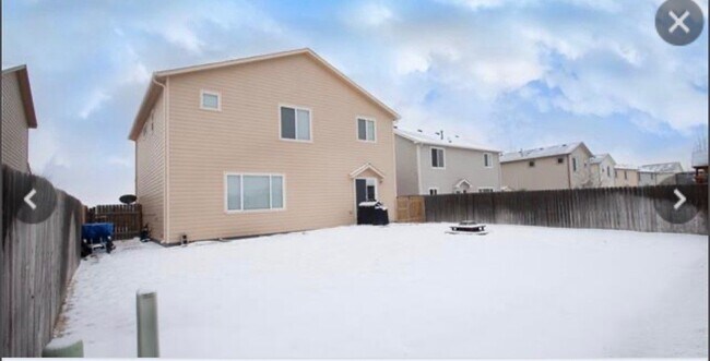 Foto del edificio - 10260 Deer Meadow Cir