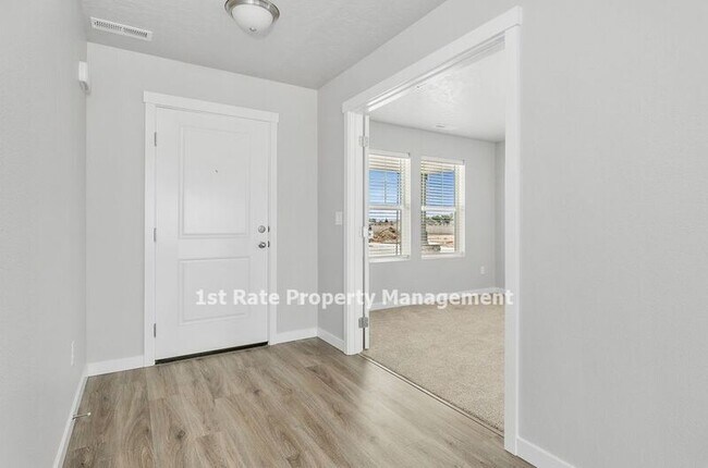 Foto del edificio - 7700 E Lafayette St