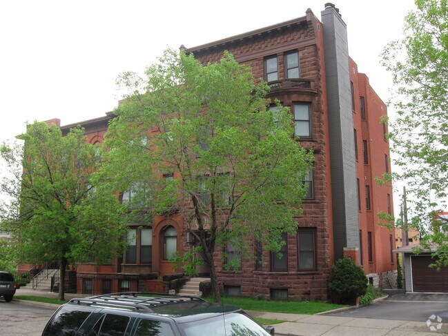 Building Photo - 235 Summit Ave