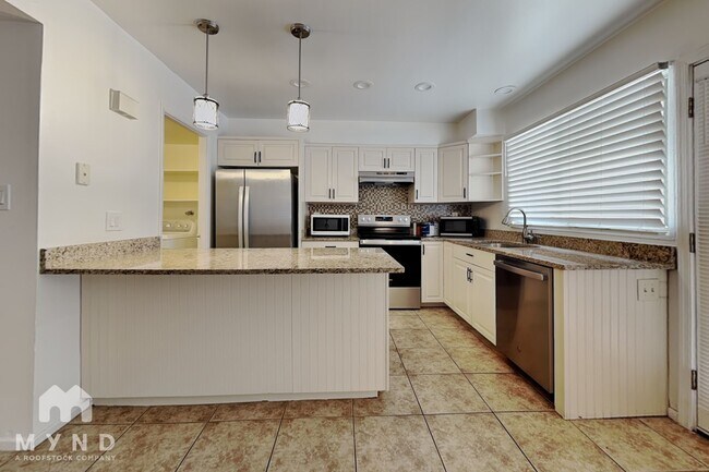 Foto del edificio - 5823 N 81st St