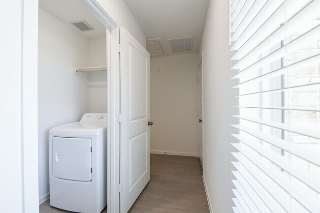 Building Photo - 6871 Flowering Ginger Ln