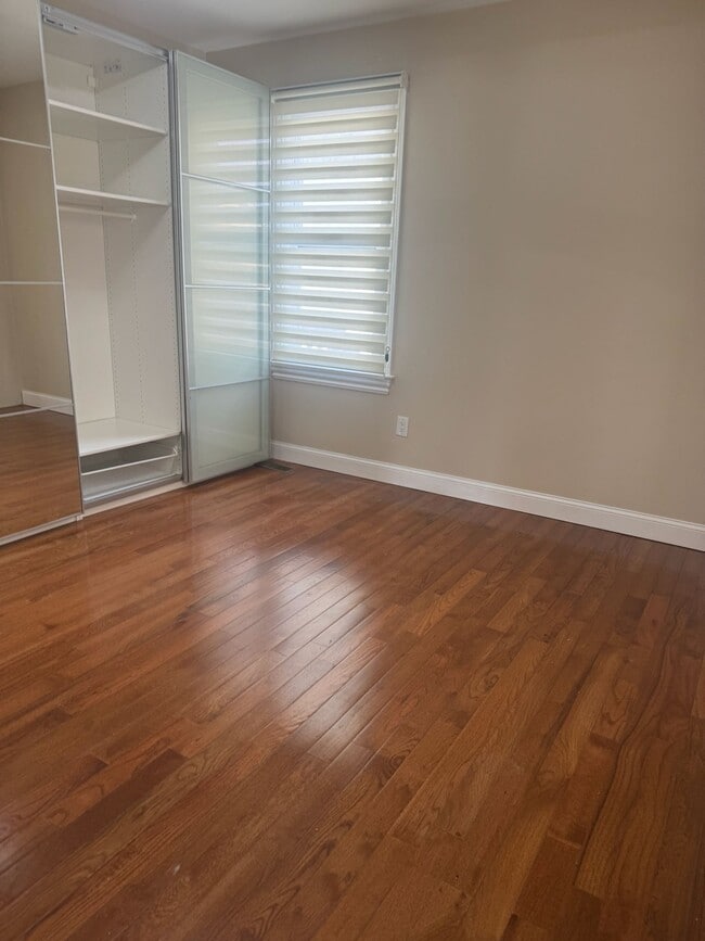 Master bedroom - 332 Midland Ave