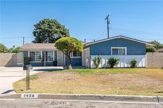 Building Photo - 1458 Sandia Ave