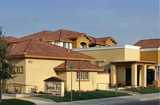 Foto del edificio - Santa Fe Apartments