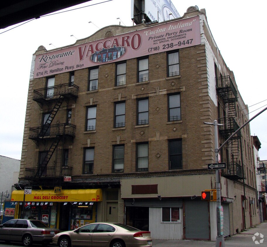 Primary Photo - 4002 Third Ave
