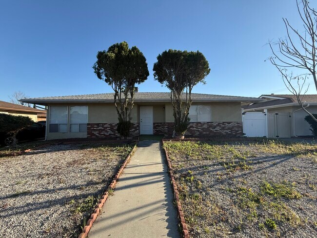 Building Photo - 41041 Alder Ave