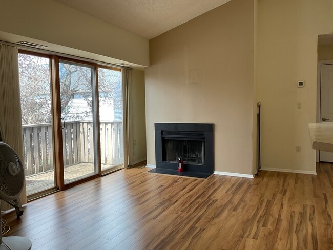 Building Photo - 2110 Aspen Dr