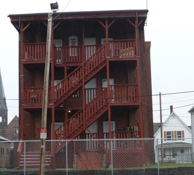 Building Photo - 7 Thorpe Ave