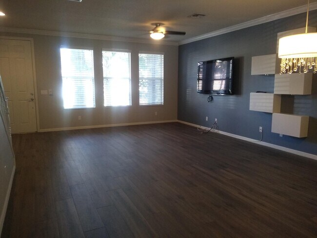 Foto del edificio - 1362 Turnbridge Dr