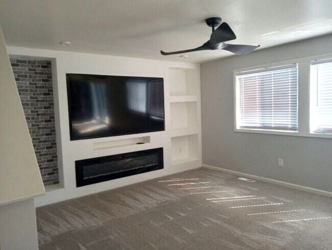 Foto del edificio - Spacious 4-Bedroom Home with 3 Full Baths in Swartz Creek