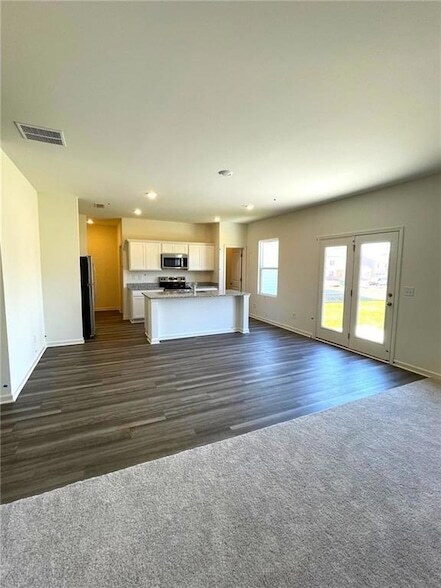 Foto del edificio - 24 Rowlett Pl
