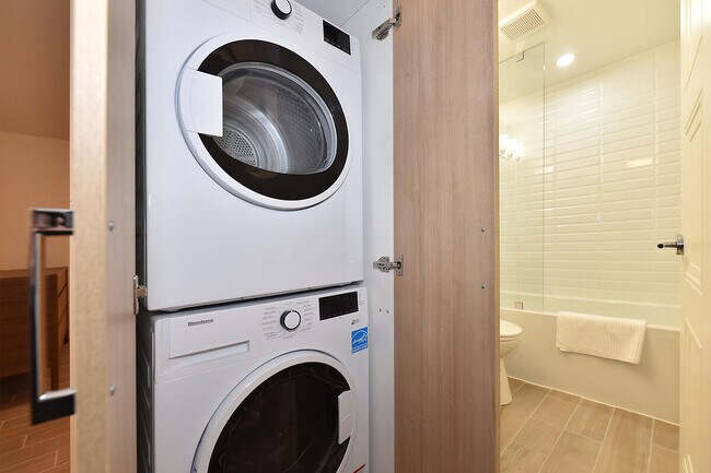 Photo du bâtiment - 160 Dowling Ave