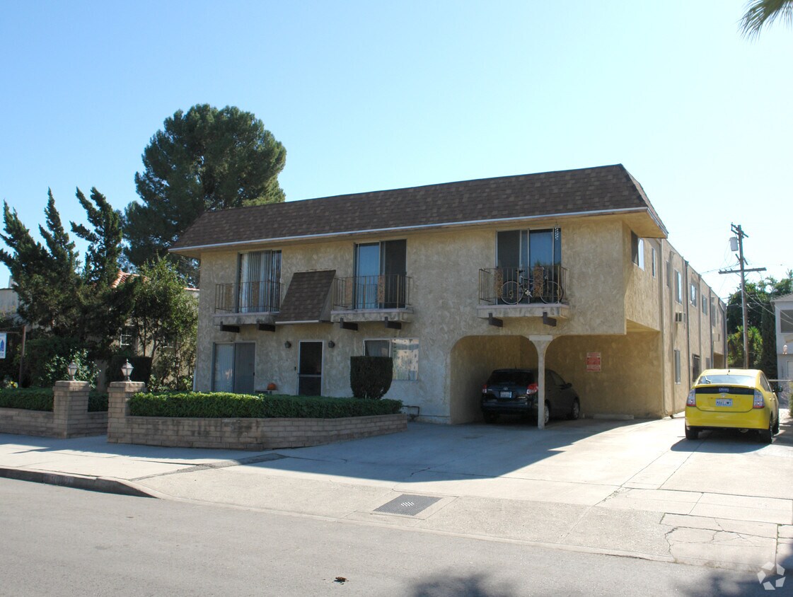 Building Photo - 10820 Morrison St