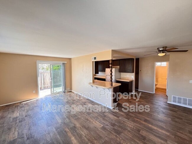 Building Photo - 1006 Santa Fe Dr