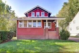 Building Photo - 46 Grove St