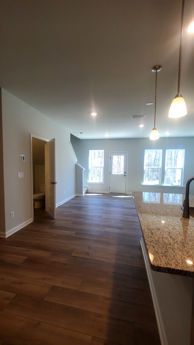 Building Photo - 906 Plum Creek Pl