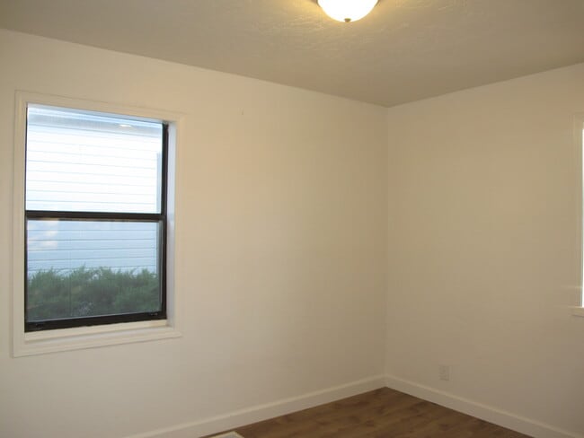 Building Photo - 446 N 22nd St