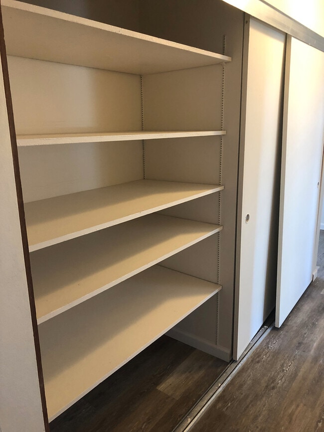 Foto del edificio - 3 Bedromm, 2 Bathroom Duplex!