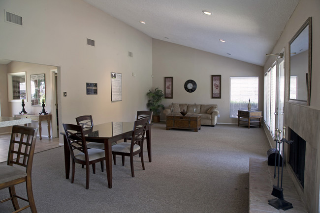 Leasing Office - Timber Run Apartments