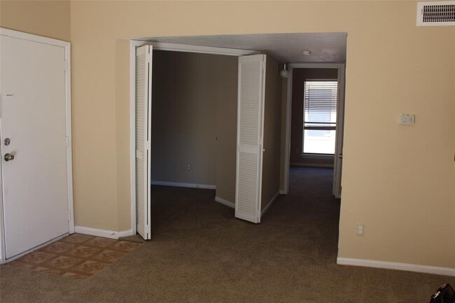 Building Photo - 16111 Aspenglen Dr