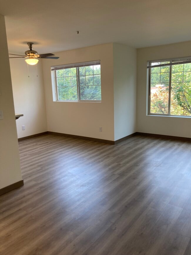 Foto del edificio - Lake Burien View