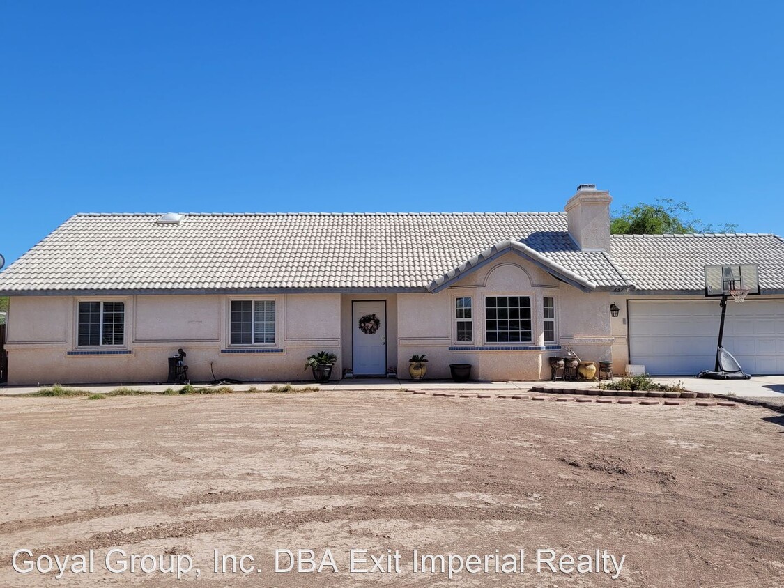 Primary Photo - 3 br, 2 bath House - 657 W Murphy Rd.