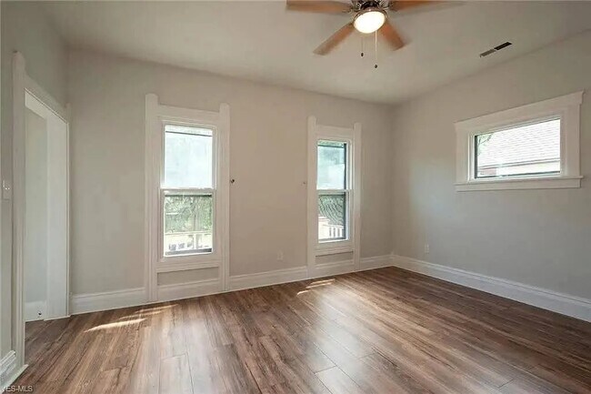 Foto del edificio - 3204 Archwood Ave