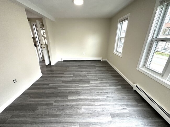 Building Photo - 3 Gordon St