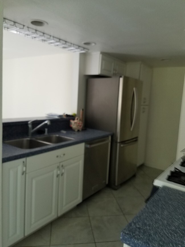 Building Photo - 9459 Fairgrove Ln