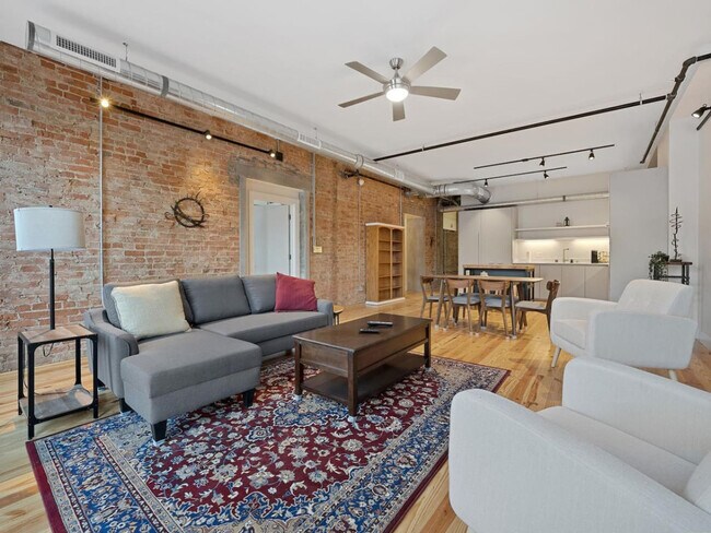 Building Photo - 111 W Elder St