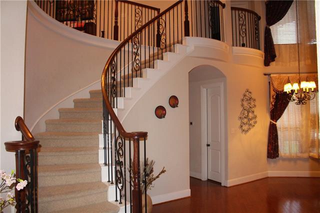 Foto del edificio - 6508 Sleepy Spring Dr