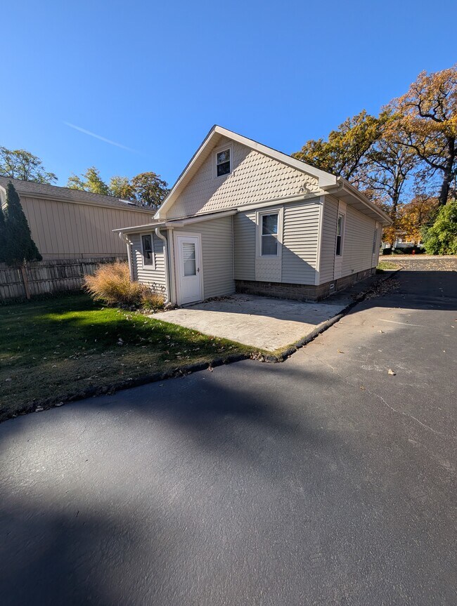 Foto del edificio - 14837 Keating Ave