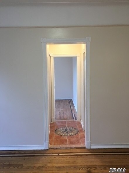 Foto del edificio - 35-64-64 89th St