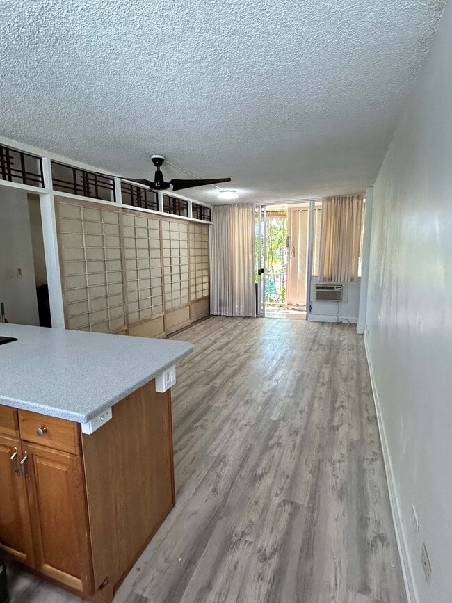 Building Photo - 1505 Kewalo St