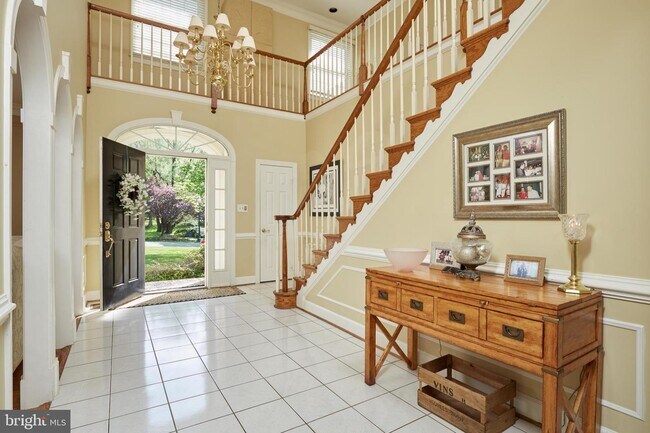 Building Photo - 9720 Avenel Farm Dr