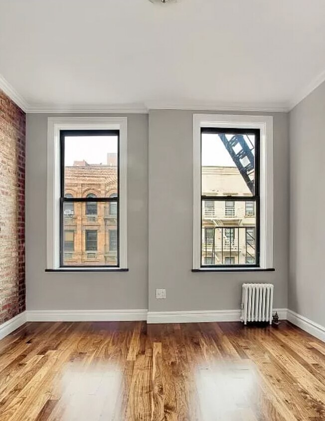 Foto del edificio - 218 E 25th St