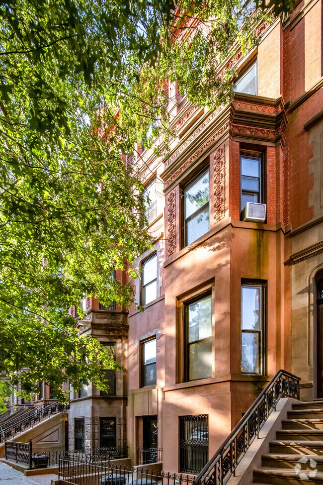Building Photo - 904 President St
