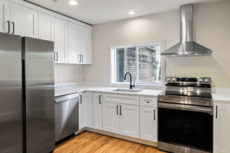 Building Photo - 2820 19th Ave S