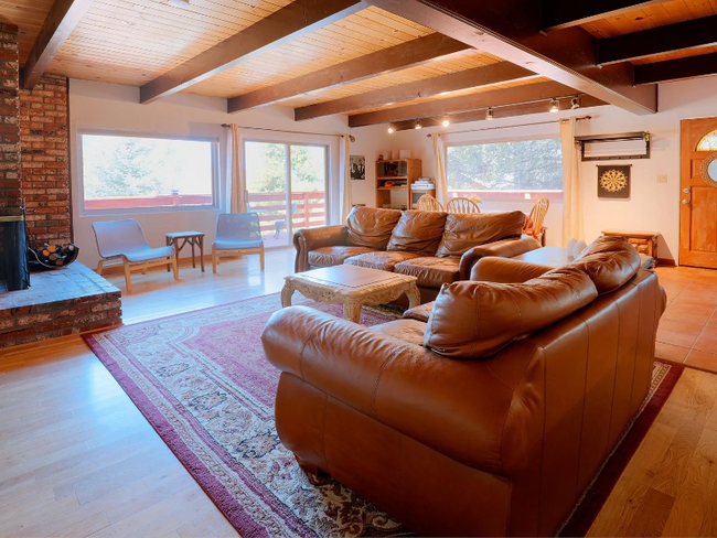Foto del edificio - 15513 Live Oak Way